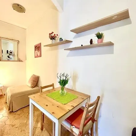 Nura's - Casa Ortensia Apartment *